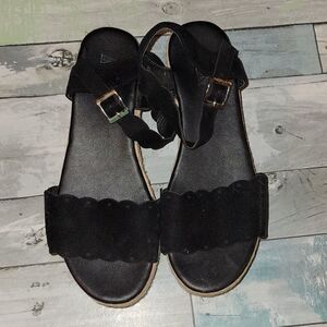 Ams Black Platform Sandals size 7.5